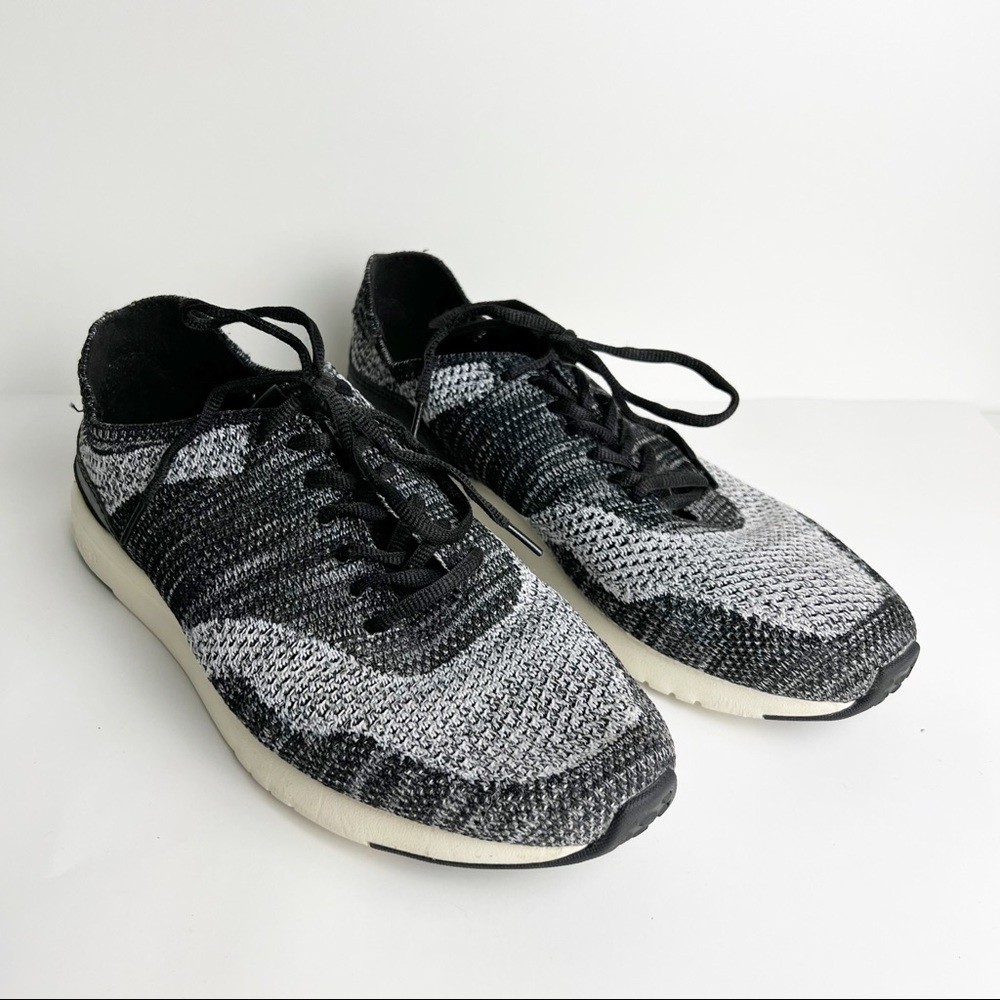 Cole Hann Grandpro stitchlite sneaker